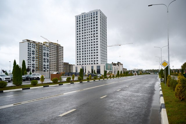 Четыре полосы асфальта