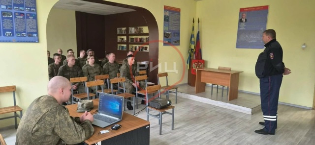 Безопасность на дорогах — это не только свод правил, но и вопрос личной ответственности каждого, кто садится за руль, убеждены сотрудники ГИБДД ОМВД России "Боровский"