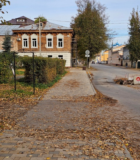 Листья желтые над городом кружатся…