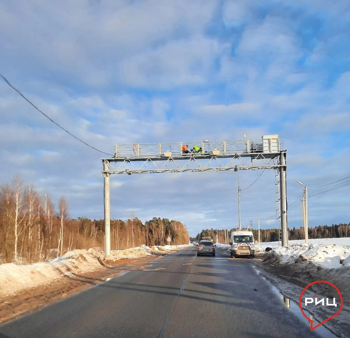 Новая рамка весового контроля, которая уже начала работу в тестовом режиме в районе деревни Тимашово, поможет обезопасить свежеотремонтированную дорогу, но не спасёт Боровск от большегрузов