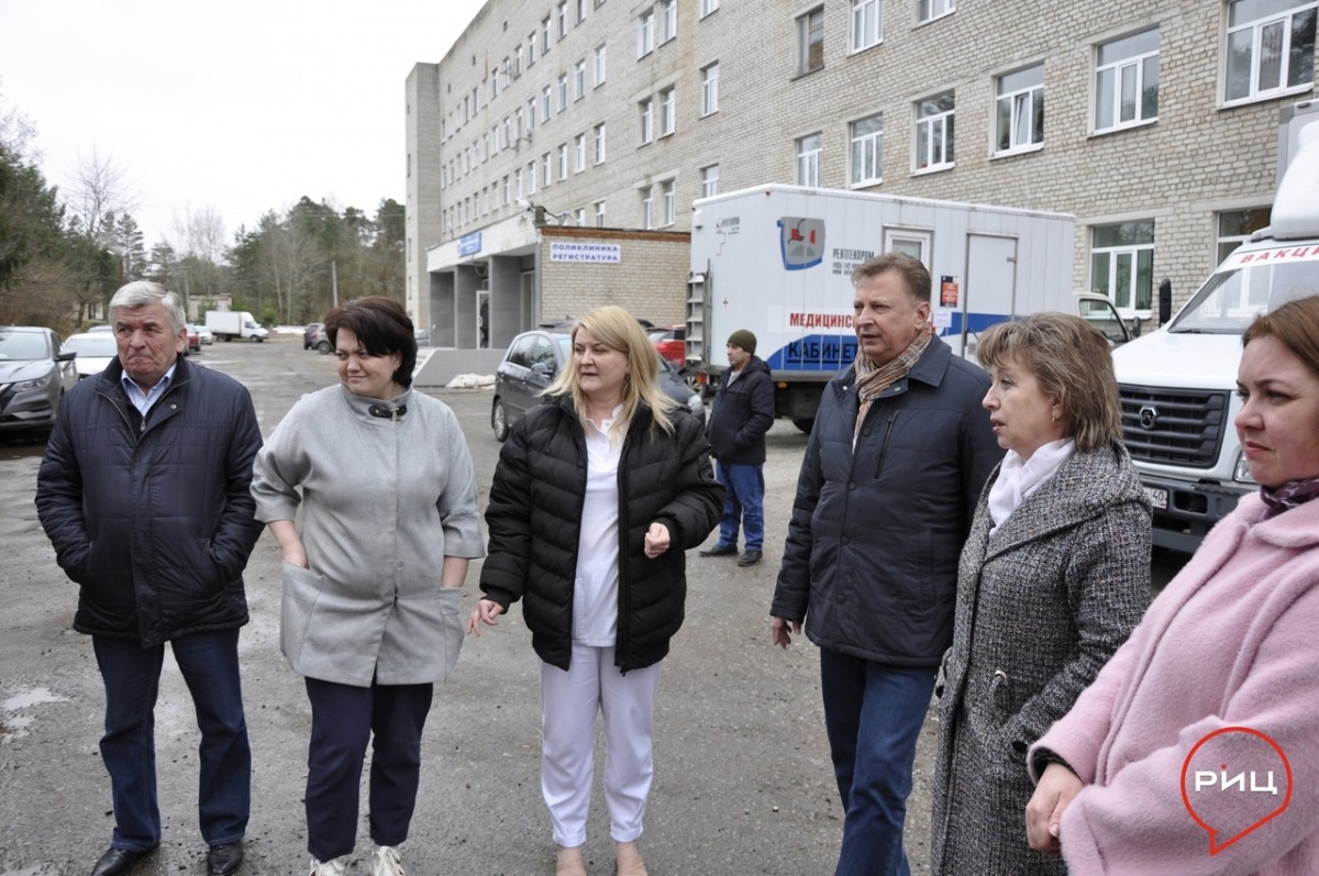 Ремонт боровской поликлиники проинспектировала общественная комиссия по руководством главы администрации района Николая КАЛИНИЧЕВА