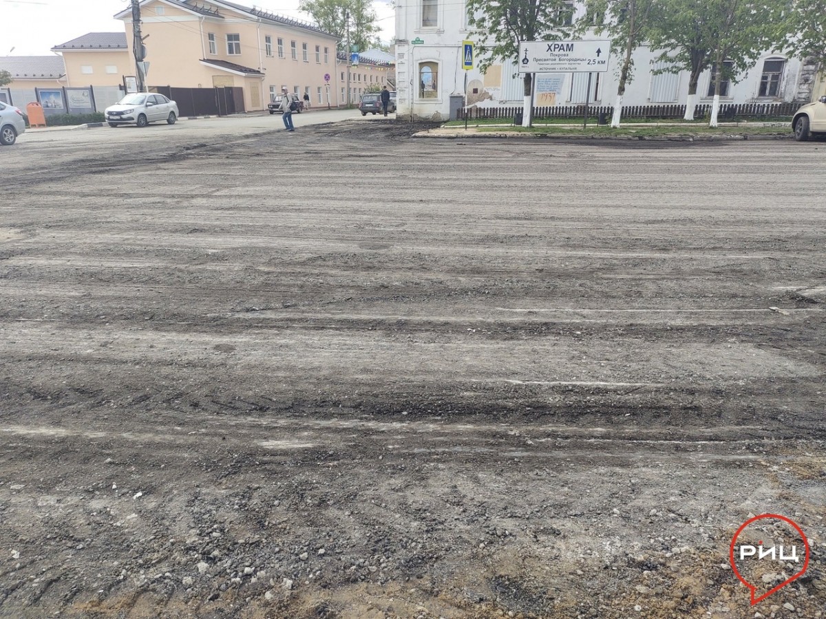 В центре Боровска стартовал капитальный ремонт дороги
