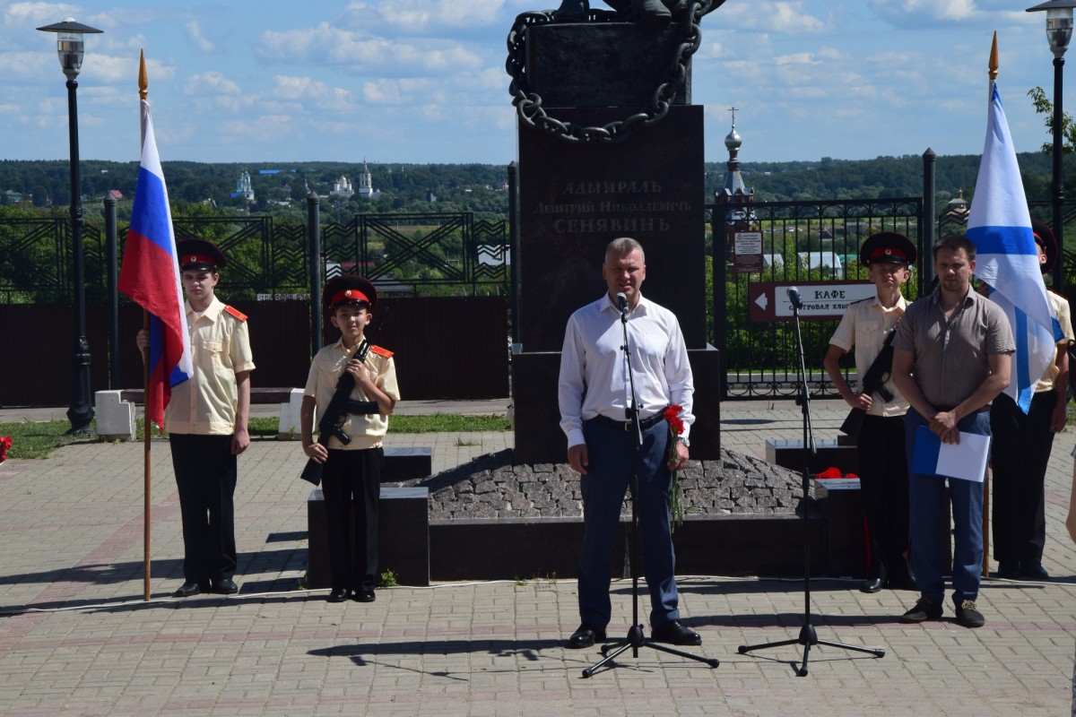 Пенный шелест волн прибрежных