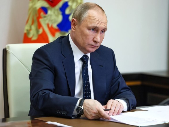 Президент России Владимир ПУТИН подписал указ, разрешающий использовать материнский капитал на оплату частных детских садов и школ