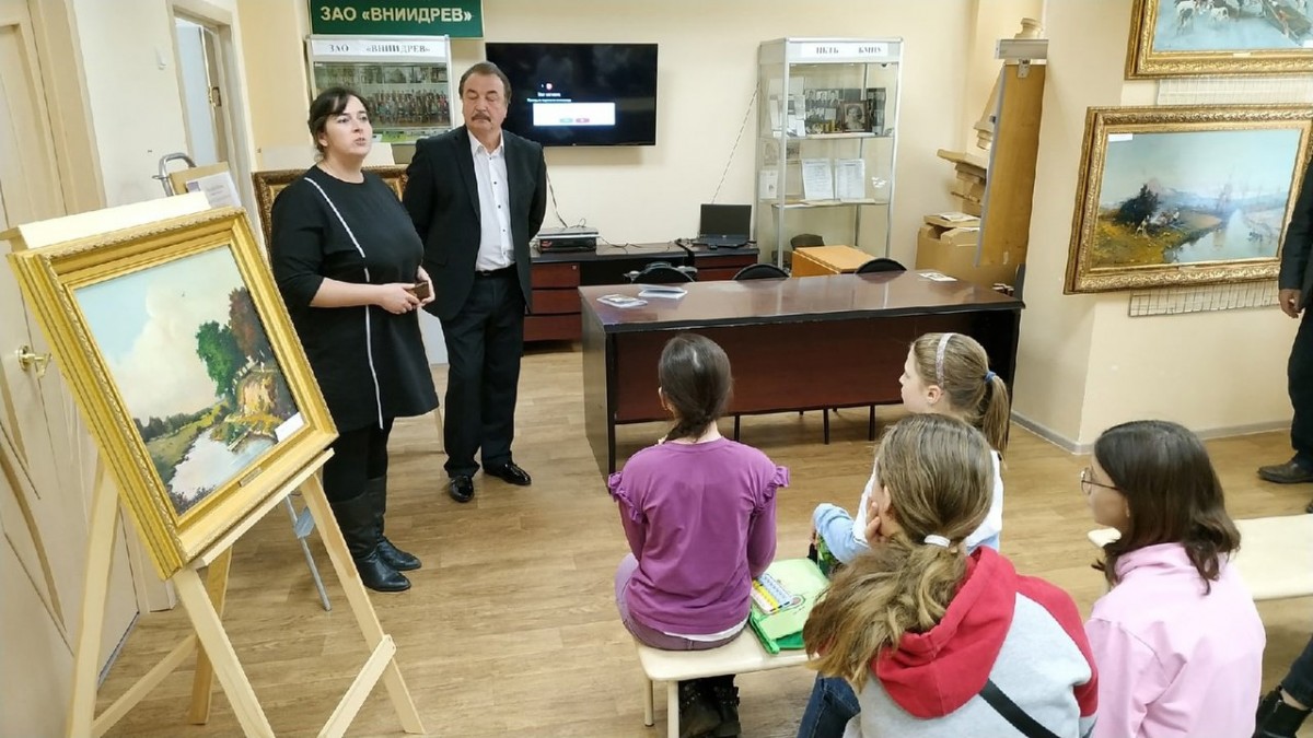 В балабановском музее истории открылась выставка прозаика и художника Николая МИХАЙЛОВА