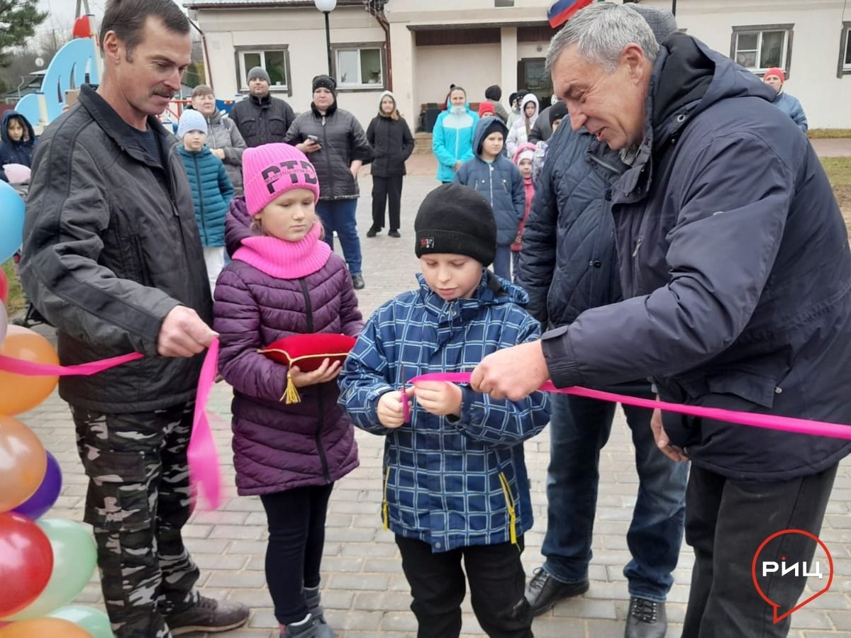 В Митяеве открыли новую многофункциональную спортивную площадку