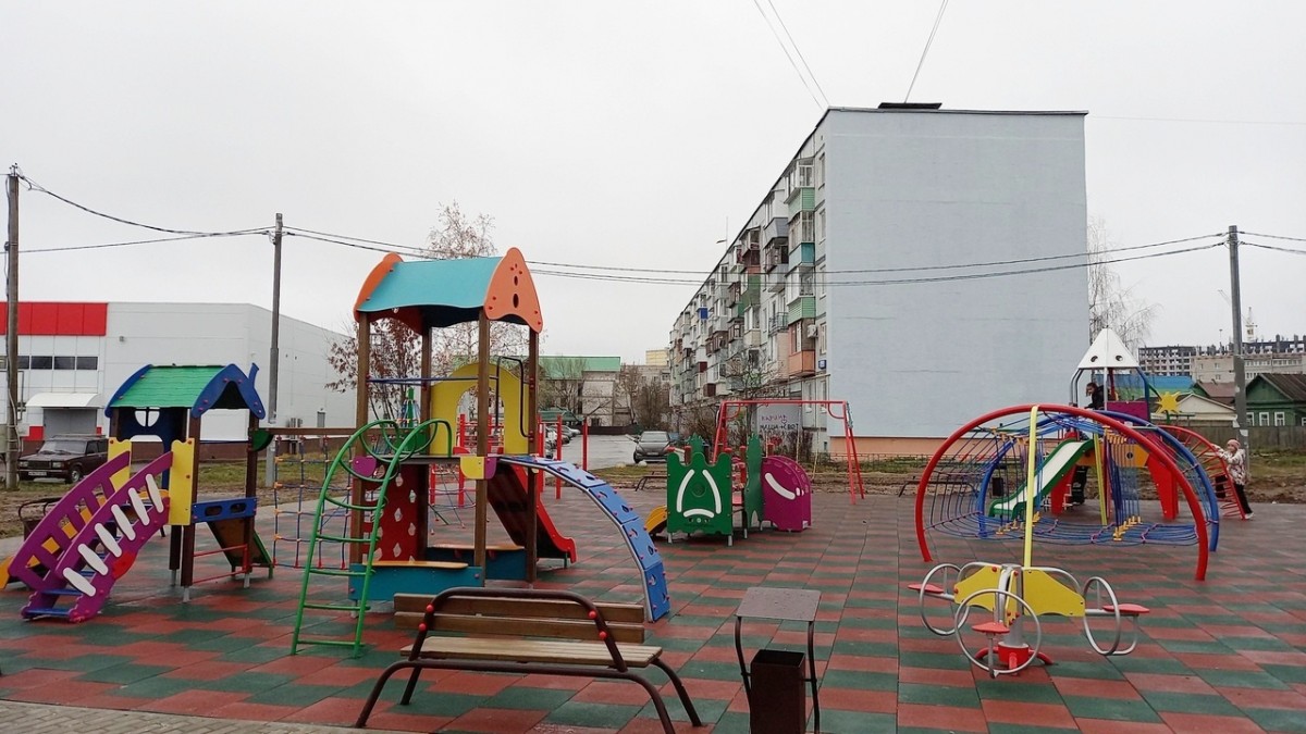 В Балабанове открыли новую детскую площадку 