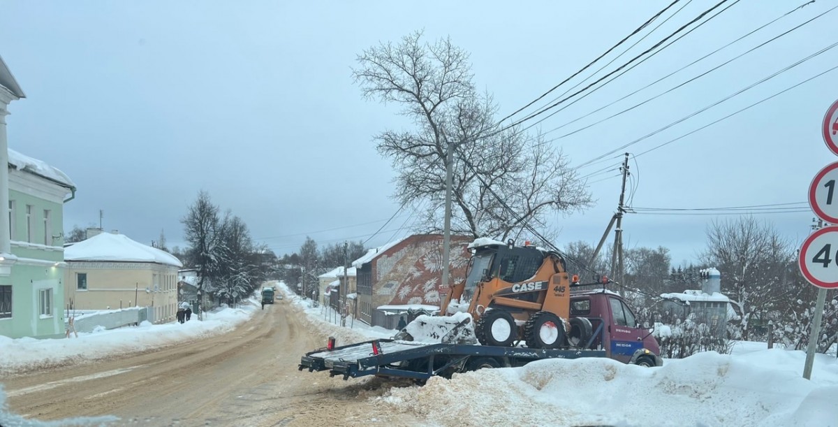 С очередным снегопадом в Боровске боролся уже новый подрядчик