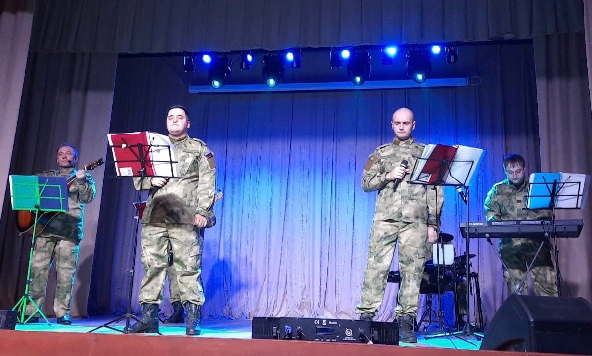 В балабановском Доме культуры состоялся концерт музыкальной группы «ZOV» 