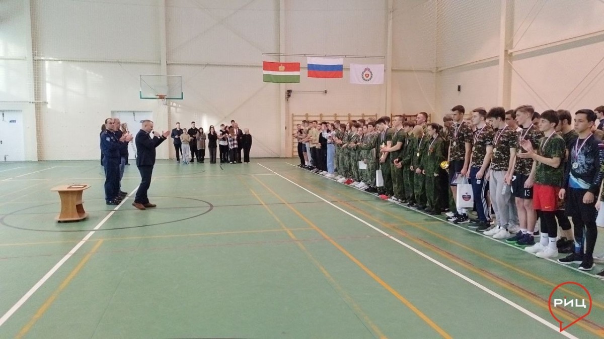 Ученики боровской первой школы стали победителями военно-спортивной игры «К защите Родины готов»