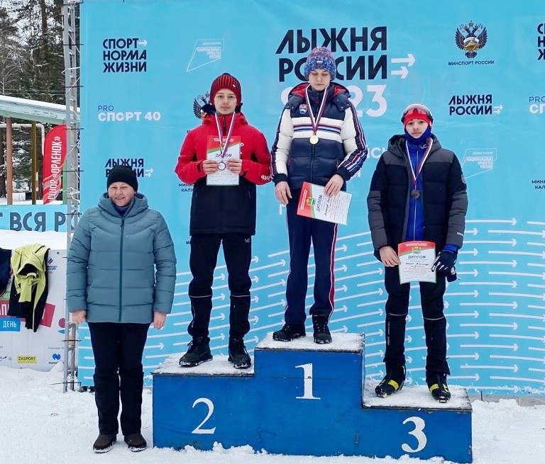 Боровские спортсмены привезли домой серебряную и бронзовую медали с областных соревнований по лыжным гонкам