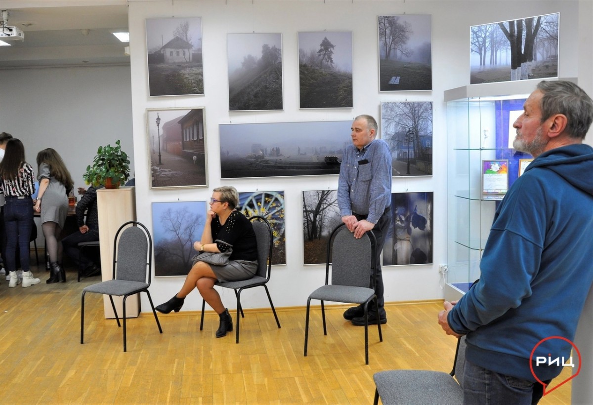 Настоящий весенний подарок боровчанам сделал культурный Центр имени ЖУКОВА, открыв выставку фоторабот Федора ГОЛУБКОВА