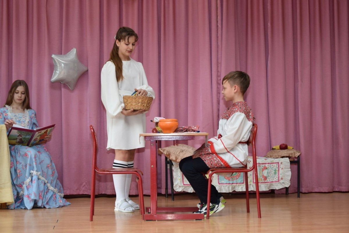 В балабановской второй школе состоялась премьера спектакля «Из ларца мудреца»