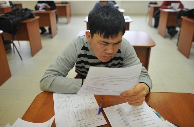 Экзамены по русскому языку для иностранцев предлагают сделать дешевле