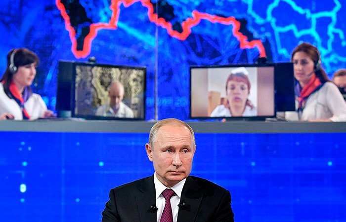 Президент России Владимир ПУТИН 14 декабря проведет прямую линию и большую пресс-конференцию, сообщил его секретарь Дмитрий ПЕСКОВ