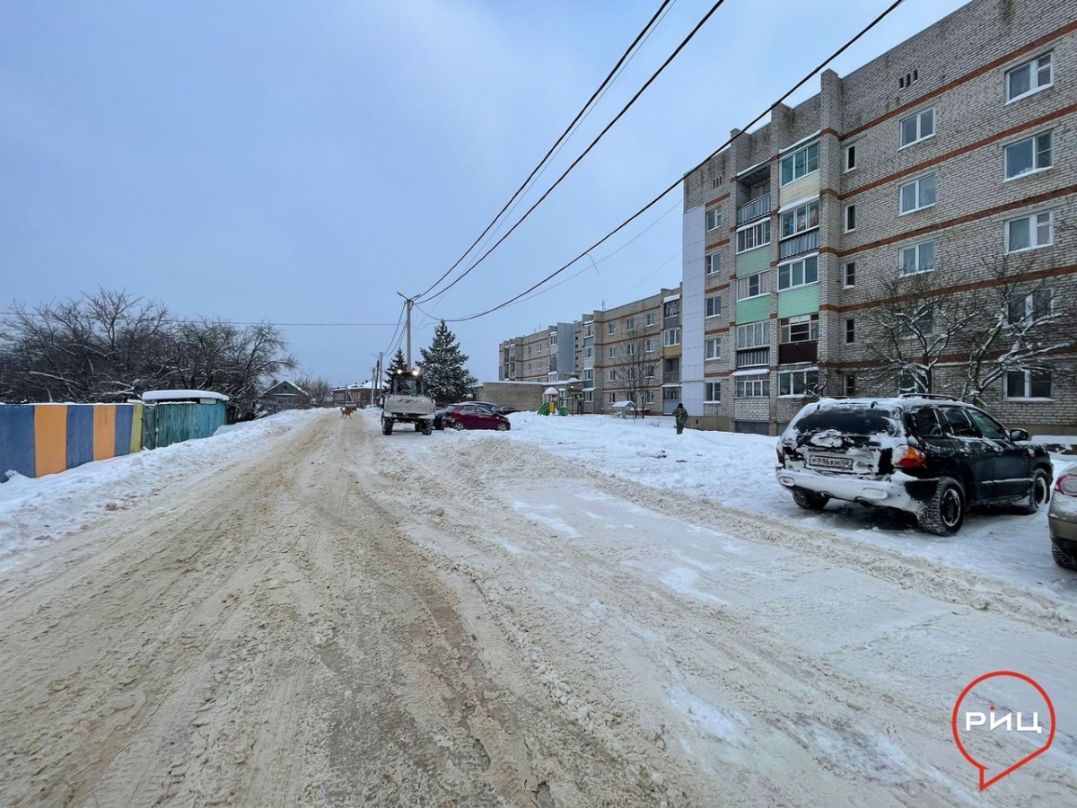 Многие боровчане жалуются на заснеженные дворы