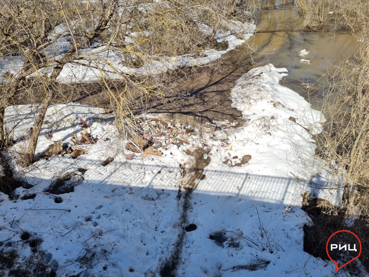 На еженедельной районной планёрке обсудили жалобы боровчан на свалки вокруг контейнерных площадок