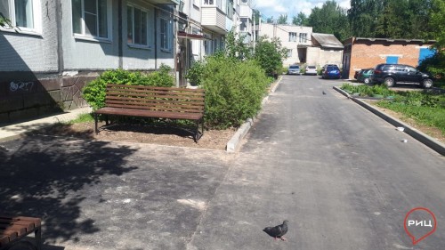 В Балабанове завершаются работы по благоустройству придомовых территорий по улице Лесной, 31 и 33