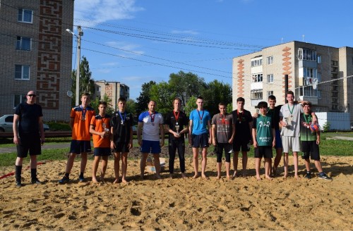 В Ворсине состоялся любительский турнир по волейболу среди мужчин, приуроченный ко Дню России