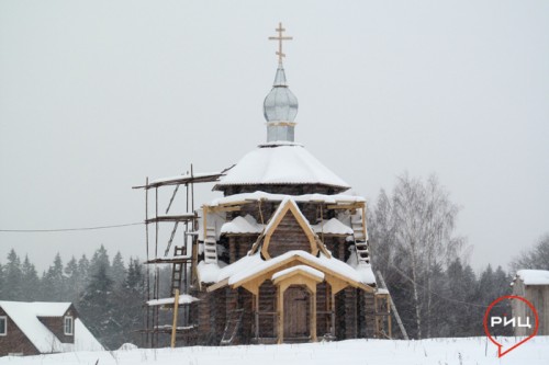 Возникла церковь на холме