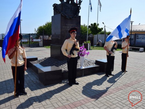 В районном центре состоялся митинг, посвящённый дню рождения адмирала Дмитрия СЕНЯВИНА