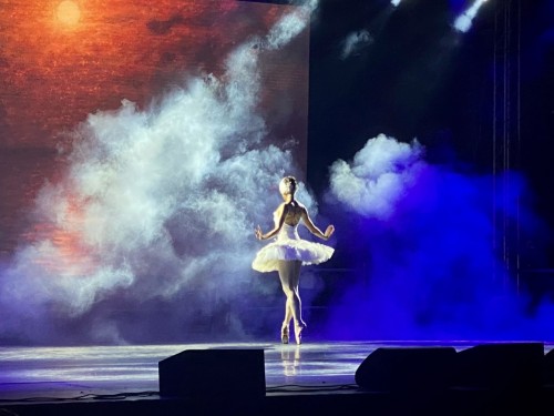 Восторг и бурю положительных эмоций подарили жителям и гостям райцентра в День города Боровска артисты Имперского русского балета
