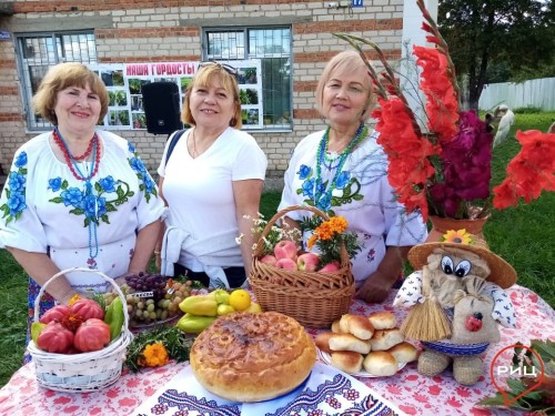 Жители Совьяков "померились" богатствами со своих огородов