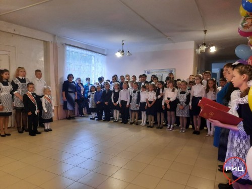 Глава района Анатолий БЕЛЬСКИЙ сегодня поздравил с Днём знаний учеников коростелевской школы