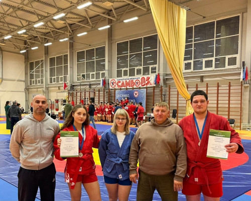 В Тарусе состоялись чемпионат и первенство Калужской области по самбо