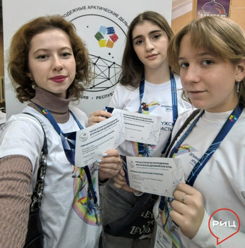 Солисты и руководитель Музыкального центра Елизаветы Тихоновой поучаствовали в третьих открытых молодежных арктических Дельфийских играх