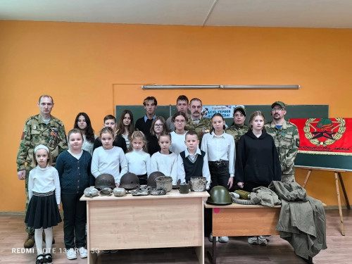 Поисковый отряд «Звезда» продолжает проводить уроки мужества для учеников Боровского района