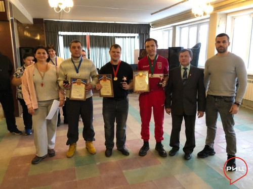 В Русинове состоялся итоговый новогодний турнир по настольному теннису среди незрячих