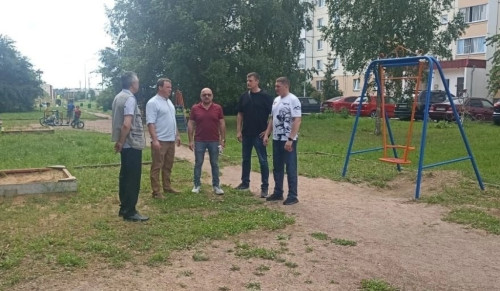 В Балабанове начали ремонтировать детские площадки