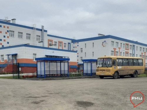 Рядом с балабановской пятой школой установили остановочные павильоны