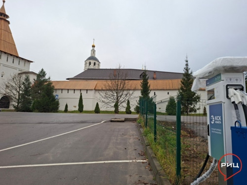 В райцентре появилась первая зарядная станция для электромобилей