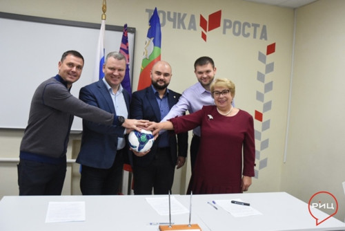 На территории четвертой балабановской школы построят современное футбольное поле