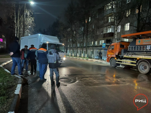 В Балабанове снова засорилась канализация на Энергетиков, 6