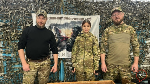 Сегодня в ермолинской школе проходит выставка макетов оружия, организованная военно-патриотическим клубом «Воитель»