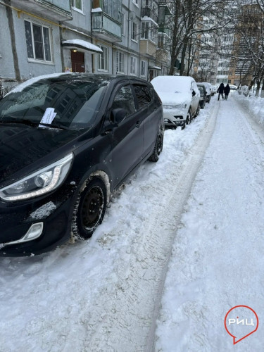 Коммунальщики продолжают бороться со снегом