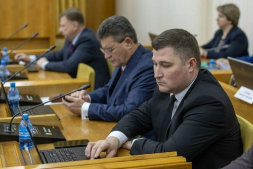 До 31 марта  депутаты Законодательного Собрания области продлили срок предоставления повышенной выплаты гражданам, которые поступают на военную службу по контракту