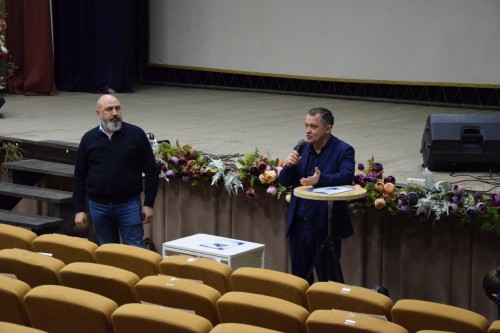С инициативой проводить киноуроки добра в школах Боровского района выступило Русское космическое общество