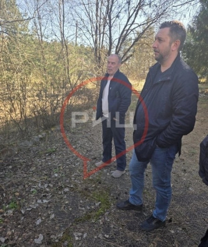 В Боровске начали решать проблему с парковкой у ЦРБ, на нехватку мест  давно жалуются жители