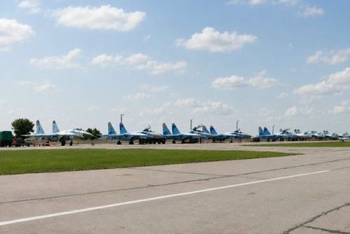 Сегодня 70-й отдельный авиационный полк, размещенный на аэродроме Ермолино, празднует 35 лет со дня своего образования