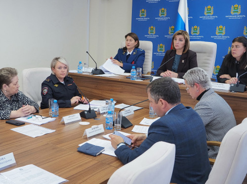В комиссии по делам несовершеннолетних
