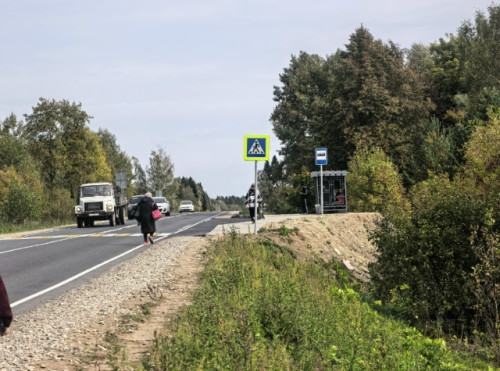 Придется строить тротуар