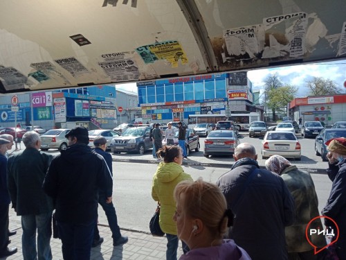Сегодня утром в Балабанове люди ждали больше получаса автобус «Боровск-авто»