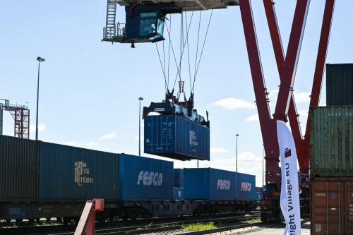 Владислав Шапша принял участие в церемонии отправки первого почтового контейнерного поезда «Россия» во Владивосток