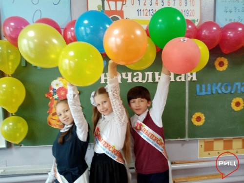 Ученики начальных классов из деревни Борисово Боровского района попрощались с начальной школой