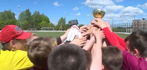 Спортсмены из Боровского района привезли кубки с регионального этапа Всероссийских соревнований юных футболистов «Кожаный мяч»