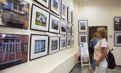 В боровском Музейно-выставочном центре состоялось открытие выставки «Деревянное зодчество»